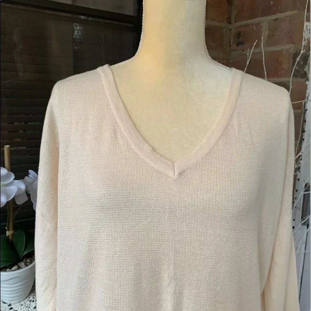 NWT Mossimo Knit Top Peach Sheer Stretch Light Size L Peach Color